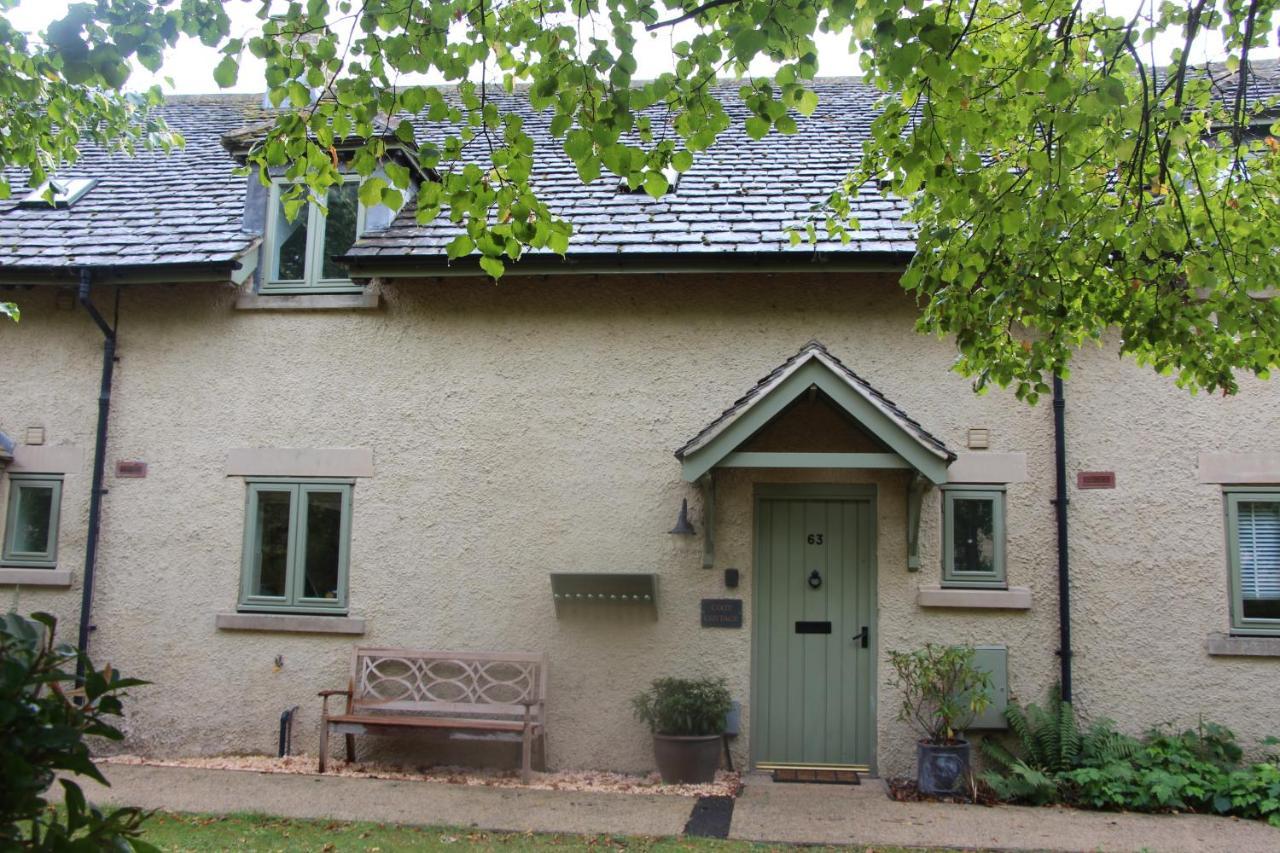 Coot Cottage - Holiday House With Fantastic Lake Views Somerford Keynes Exterior photo